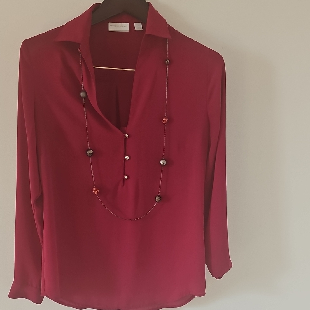 New York & Company Red Notched Collar 3/4 Sleeve Blouse
